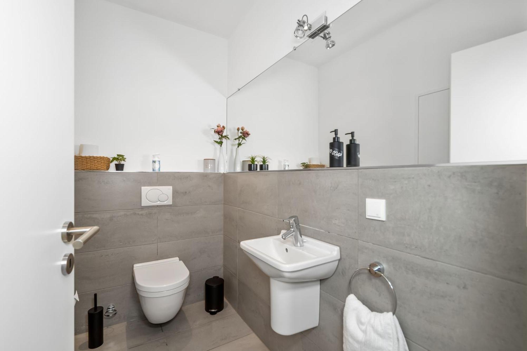 Апартаменты Dnd Design Loft I 170Qm I Parken I Balkon I Workstation I Netflix I Kaffee I Waschmaschine I Trockner I Xbox I Ausblick Вюрцбург Экстерьер фото