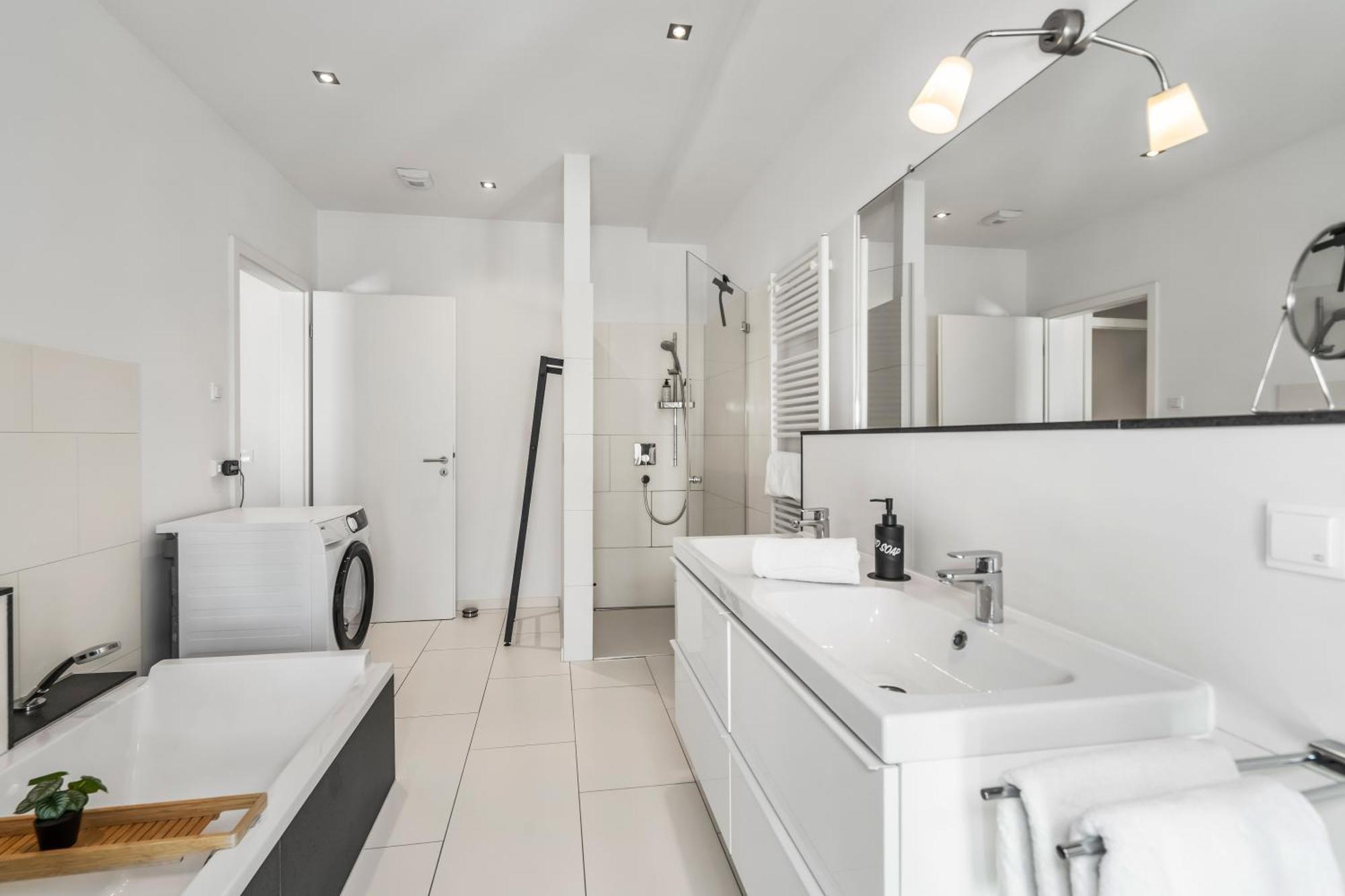 Апартаменты Dnd Design Loft I 170Qm I Parken I Balkon I Workstation I Netflix I Kaffee I Waschmaschine I Trockner I Xbox I Ausblick Вюрцбург Экстерьер фото